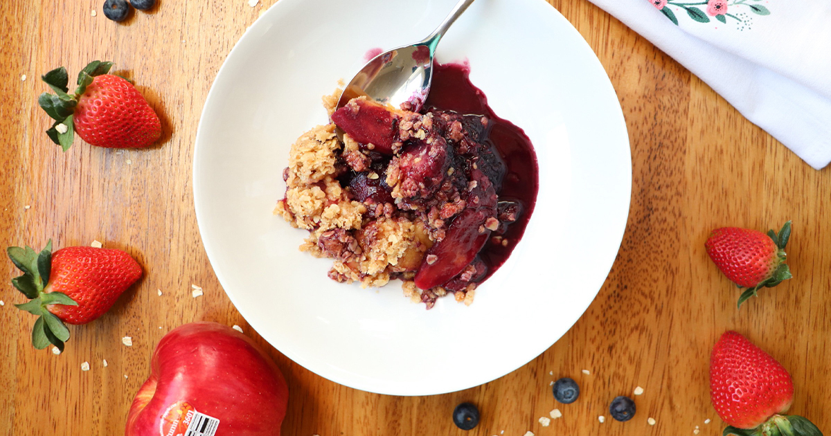Apple Berry Crisp with Oat Crumble - Superfresh Growers