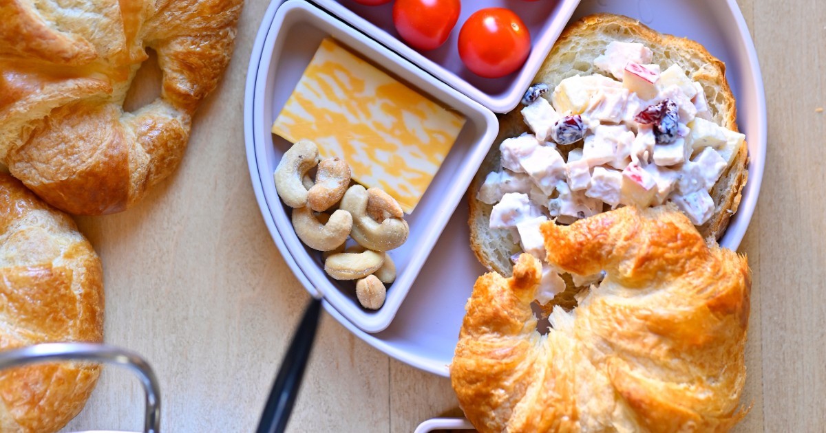 Fuji Apple Turkey Salad Sandwich - Superfresh Growers