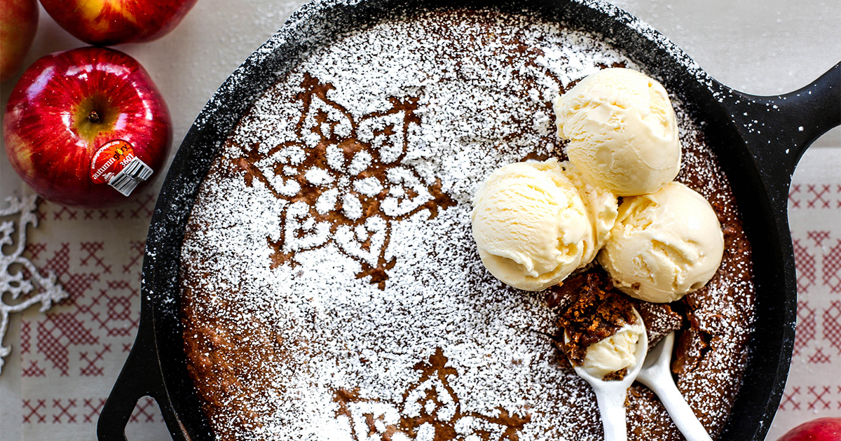 Apple Gingerbread Skillet Cookie - Superfresh Growers